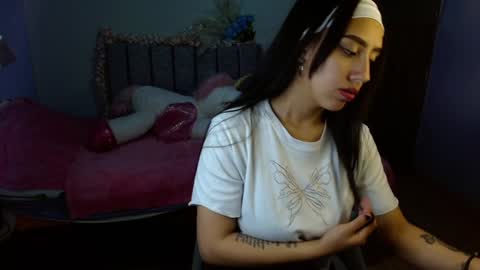 Snapshot of maroval2 chatting on February 2025 04:53:01 AM maroval online show from February 2025 04:53:01 AM