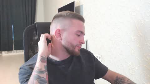 Snapshot of marselle_looker chatting on January 2025 08:29:01 AM Marselle online show from January 2025 08:29:01 AM