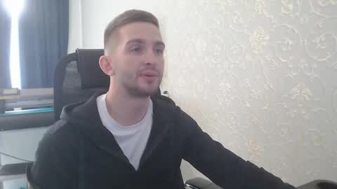 Snapshot of marselle_looker chatting on February 2025 11:06:02 AM Marselle online show from February 2025 11:06:02 AM