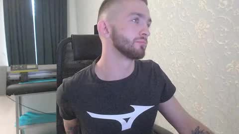 Snapshot of marselle_looker chatting on March 2025 09:27:02 AM Marselle online show from March 2025 09:27:02 AM