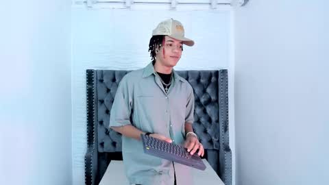 MARSHALL online show from November 2025 01:11:01 PM