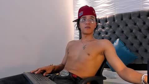 MARSHALL online show from December 2025 01:28:02 PM