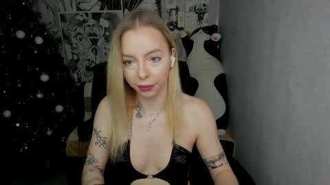 Martha Cameron online show from December 2024 09:18:02 PM