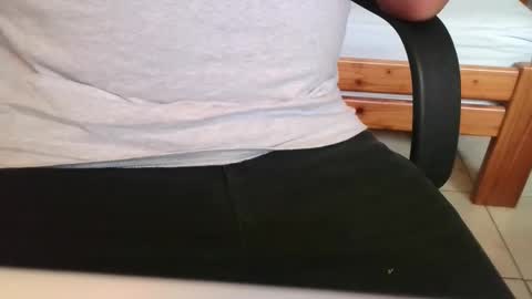 Snapshot of martial04 chatting on October 2025 11:21:02 AM martial04 online show from October 2025 11:21:02 AM