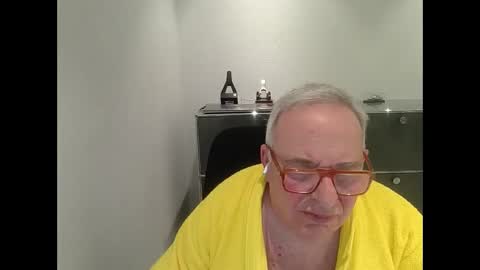 Snapshot of martin_1947 chatting on February 2025 09:15:01 PM martin_1947 online show from February 2025 09:15:01 PM