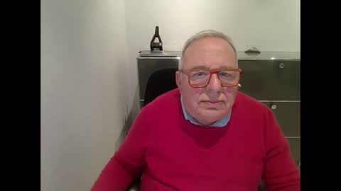 Snapshot of martin_1947 chatting on February 2025 05:36:02 PM martin_1947 online show from February 2025 05:36:02 PM