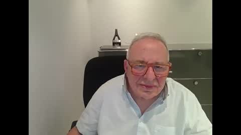 Snapshot of martin_1947 chatting on October 2025 07:24:02 PM martin_1947 online show from October 2025 07:24:02 PM