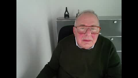 Snapshot of martin_1947 chatting on October 2025 03:45:01 PM martin_1947 online show from October 2025 03:45:01 PM