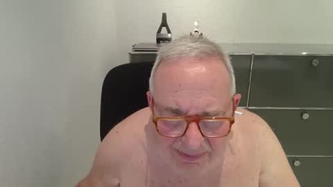 Snapshot of martin_1947 chatting on October 2025 10:21:02 PM martin_1947 online show from October 2025 10:21:02 PM