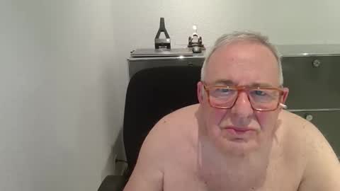 Snapshot of martin_1947 chatting on October 2025 08:53:02 PM martin_1947 online show from October 2025 08:53:02 PM