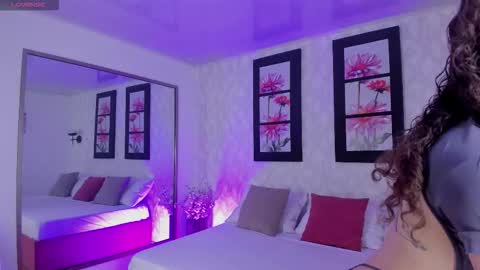 mari online show from November 2025 12:05:02 PM