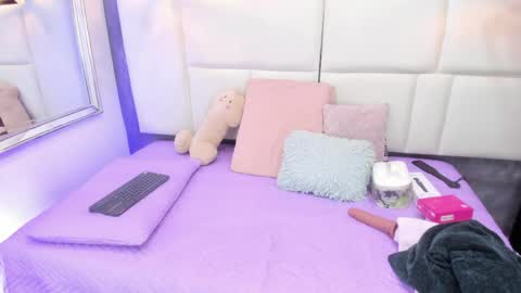 Martina  online show from May 2026 12:13:01 PM