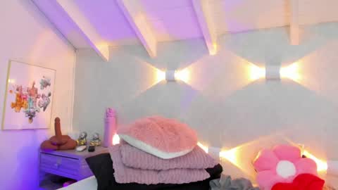 Snapshot of martina_miiller chatting on May 2026 01:05:02 PM martina mIIler online show from May 2026 01:05:02 PM
