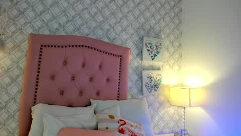 Martina online show from April 2026 12:01:01 PM