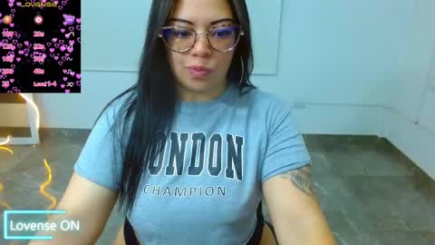 Snapshot of martina_tay chatting on March 2025 03:11:01 AM Hey im martina online show from March 2025 03:11:01 AM