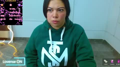 Snapshot of martina_tay chatting on March 2025 03:28:02 AM Hey im martina online show from March 2025 03:28:02 AM