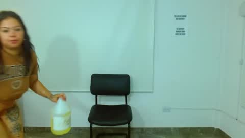 Snapshot of martina_tay chatting on March 2025 06:49:01 AM Hey im martina online show from March 2025 06:49:01 AM