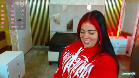 Snapshot of martina_tay chatting on October 2025 03:29:01 AM Hey im martina online show from October 2025 03:29:01 AM