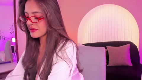 Nina online show from June 2026 08:14:02 PM