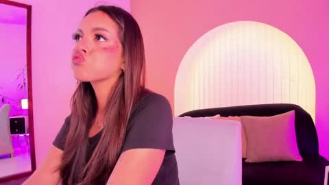 Nina online show from June 2026 08:37:02 PM