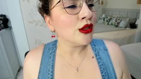 Snapshot of martinaguzmann chatting on June 2026 02:29:01 AM Martina online show from June 2026 02:29:01 AM