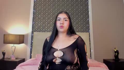 martinaolson online show from October 2025 08:20:01 PM