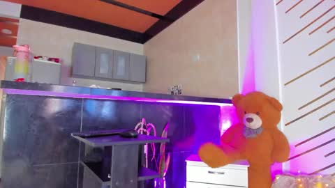 ...  ... online show from February 2025 06:39:01 PM