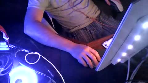 martingillesg online show from March 2026 12:54:02 AM