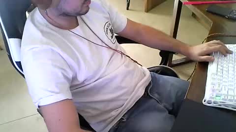 martingillesg online show from April 2026 04:31:02 PM