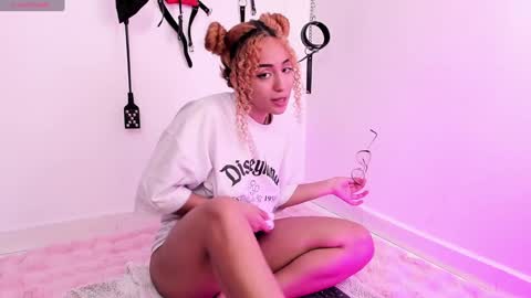 Snapshot of mary_jane_lovers chatting on February 2025 05:56:02 PM Mary Jane online show from February 2025 05:56:02 PM