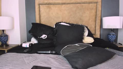   online show from December 2024 10:55:02 PM