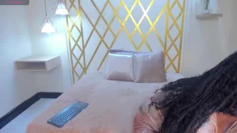 Snapshot of maryevans_ chatting on November 2025 01:06:01 PM online show from November 2025 01:06:01 PM