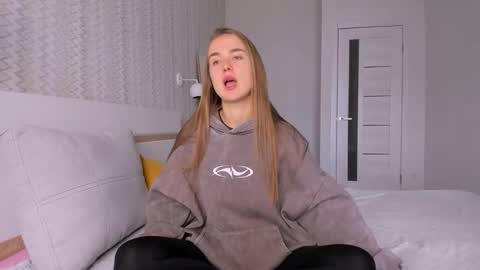 Mari online show from October 2025 07:01:01 AM