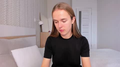 Mari online show from November 2025 11:31:02 AM