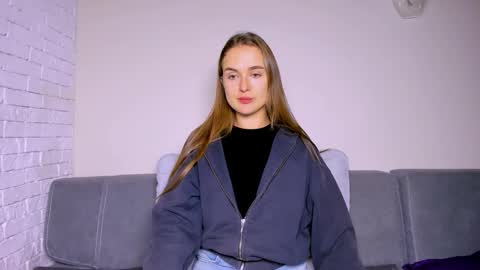 Mari online show from November 2025 09:26:02 PM