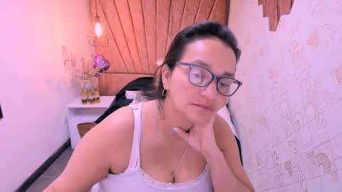 Marylin online show from September 2025 08:20:02 AM