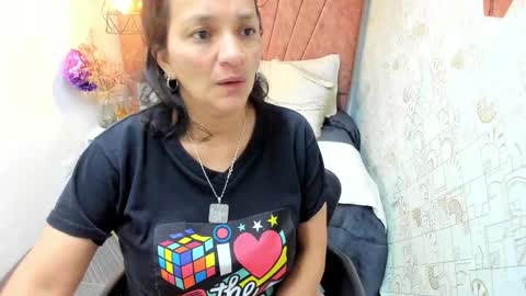 Snapshot of marylinmilf chatting on December 2025 08:23:01 AM Marylin online show from December 2025 08:23:01 AM