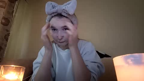 Snapshot of marylynreifsnider chatting on September 2025 07:19:02 AM Hi My name is Elina Im 18 years old. online show from September 2025 07:19:02 AM