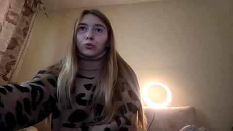 Snapshot of marylynreifsnider chatting on September 2025 06:46:02 AM Hi My name is Elina Im 18 years old. online show from September 2025 06:46:02 AM