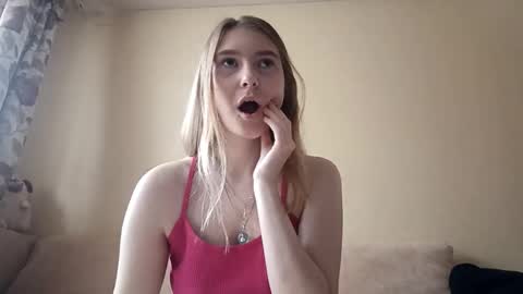 Snapshot of marylynreifsnider chatting on October 2025 06:58:02 AM Hi My name is Elina Im 18 years old. online show from October 2025 06:58:02 AM