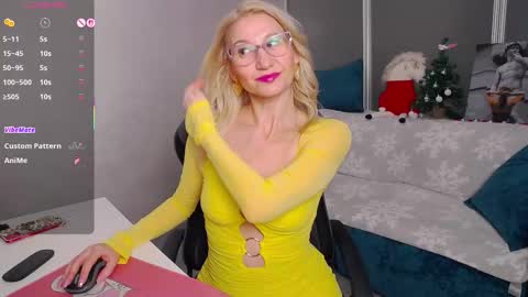 Snapshot of marysantamonika chatting on January 2026 12:54:01 PM Mary online show from January 2026 12:54:01 PM