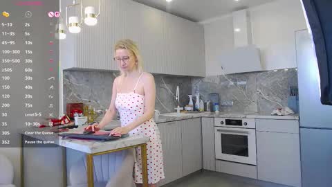 Snapshot of marysantamonika chatting on March 2026 08:20:01 AM Mary online show from March 2026 08:20:01 AM