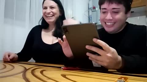 Mary y joni online show from June 2026 01:17:01 AM