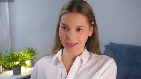 Sunny online show from March 2026 09:55:01 PM