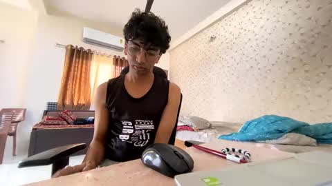 maskboyz2003 online show from October 2025 03:07:02 AM