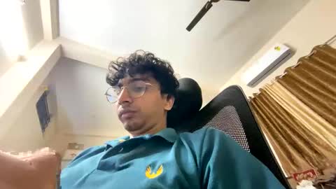 maskboyz2003 online show from October 2025 05:37:02 PM