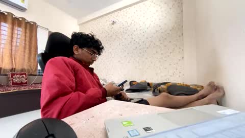 maskboyz2003 online show from November 2025 05:38:01 AM