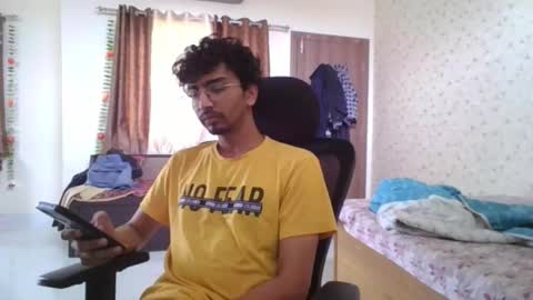 Mask Boy online show from October 2025 04:21:01 AM