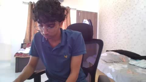 Mask Boy online show from October 2025 05:54:02 AM