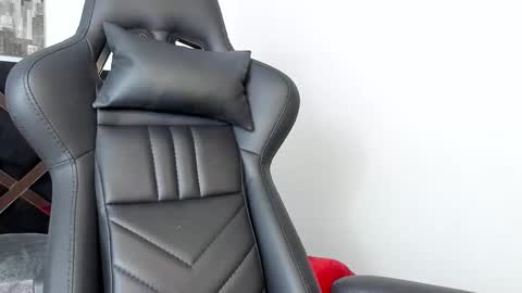 Scarlet  online show from February 2026 07:43:01 PM